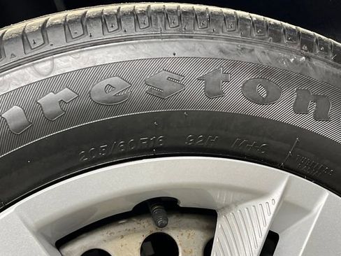 Used 2023 Nissan Kicks S image 36