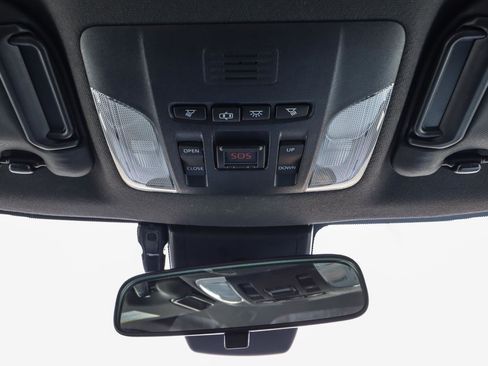 Used 2020 Toyota Corolla SE w/ SE Premium Package image 33