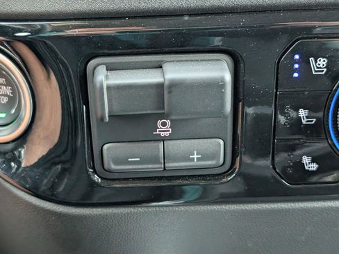 Certified 2025 Chevrolet Silverado 2500 LTZ w/ LTZ Plus Package image 31