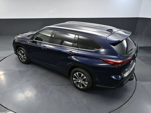 Used 2022 Toyota Highlander XLE AWD/4WD image 59