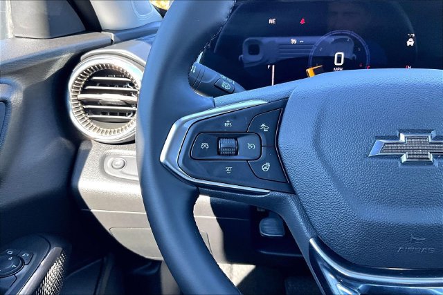 Used 2025 Chevrolet Trax ACTIV FWD image 11
