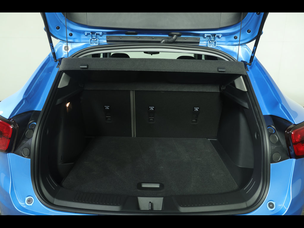 Certified 2025 Chevrolet Trax ACTIV w/ Driver Confidence Package FWD image 12