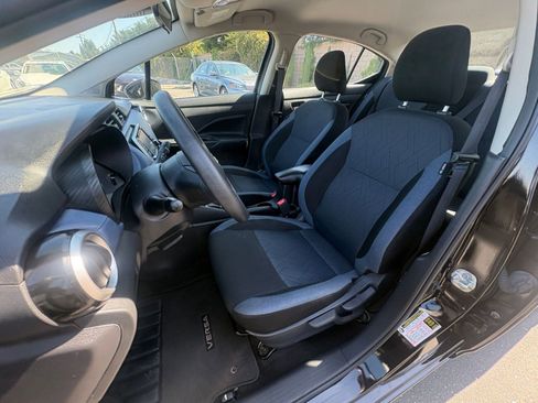 Used 2025 Nissan Versa SV FWD image 34