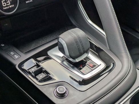 Used 2024 Jaguar E-PACE R-Dynamic SE image 9