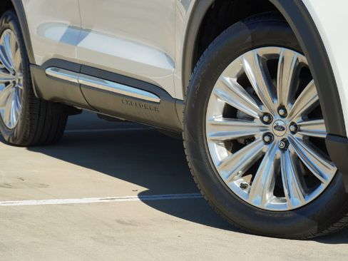 Used 2022 Ford Explorer Limited w/ Equipment Group 301A image 3