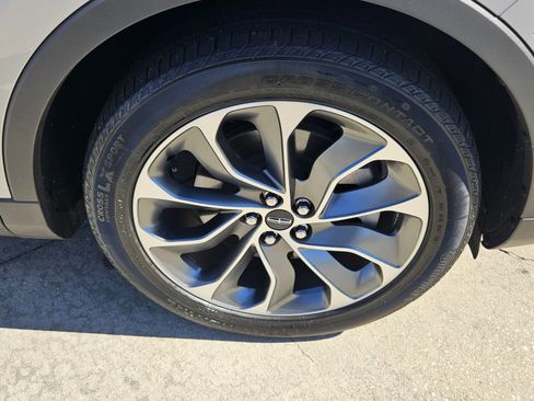 Used 2022 Lincoln Nautilus Reserve w/ Luxury Package image 12