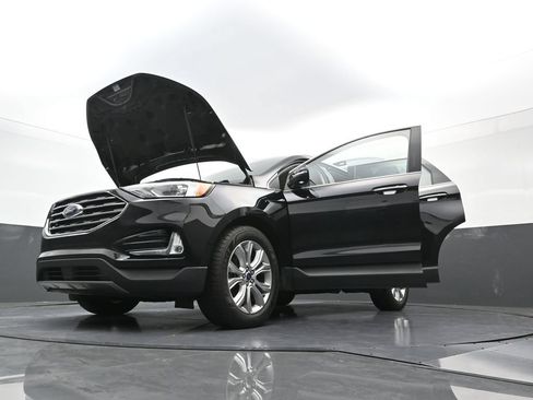 Used 2019 Ford Edge Titanium w/ Cold Weather Package AWD/4WD image 38