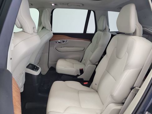 Used 2022 Volvo XC90 T8 Inscription Expression w/ Advanced Package AWD/4WD image 14