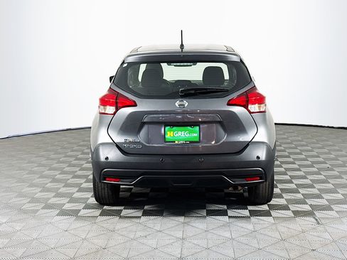 Used 2020 Nissan Kicks S image 8