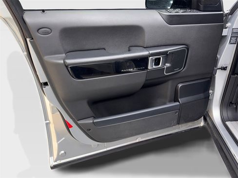 Used 2012 Land Rover Range Rover HSE image 26