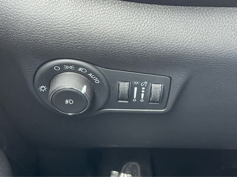 New 2026 Jeep Compass Limited image 17