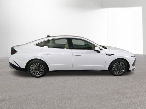 New 2026 Hyundai Sonata Limited image 39