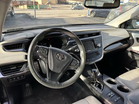 Used 2013 Toyota Avalon Limited image 36
