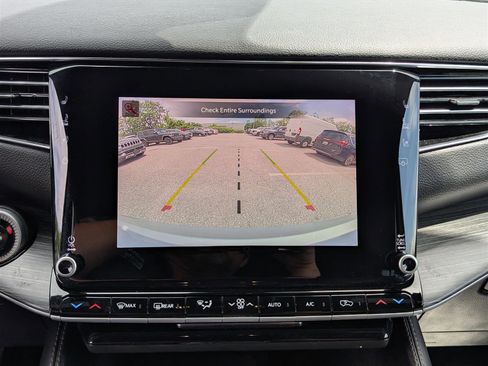 Used 2024 Jeep Wagoneer L Series II w/ Flexible Seating Group image 29