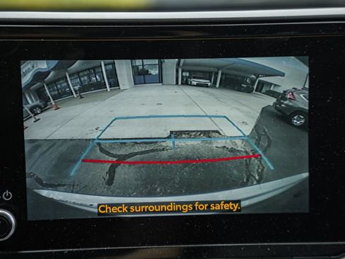 Used 2023 Toyota Highlander LE FWD image 42