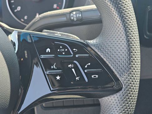 Used 2025 Mercedes-Benz Sprinter 2500 image 25