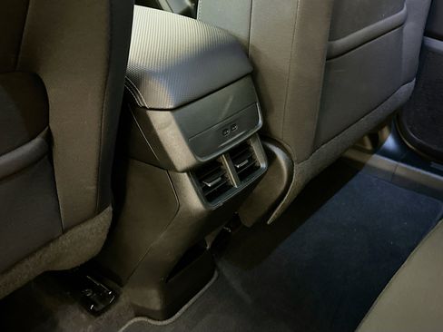 Used 2025 Chevrolet Equinox LT image 28