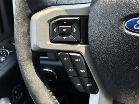 Used 2019 Ford F250 Lariat w/ Lariat Ultimate Package AWD/4WD image 36