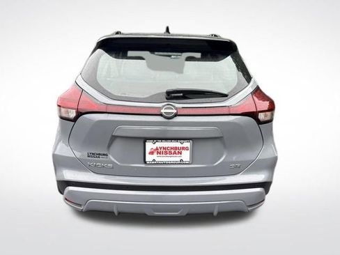Used 2024 Nissan Kicks SR w/ SR Premium Package FWD image 6
