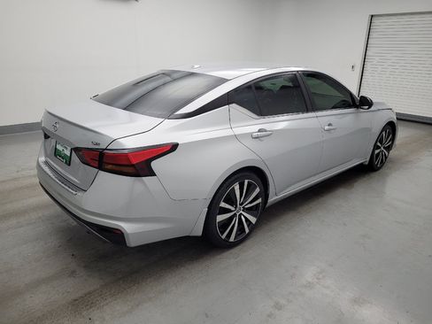 Used 2019 Nissan Altima 2.5 SR FWD image 10