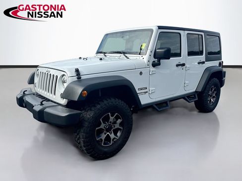Used 2018 Jeep Wrangler Unlimited Sport S AWD/4WD image 3