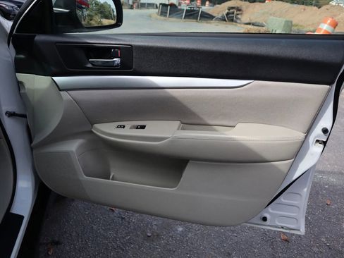 Used 2014 Subaru Outback 2.5i image 14