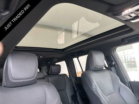 Used 2025 Lexus GX 550 w/ Accessory Package (2T) image 18