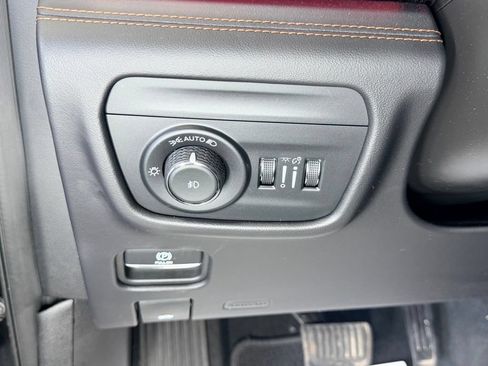 Used 2025 Jeep Grand Cherokee Summit AWD/4WD image 18