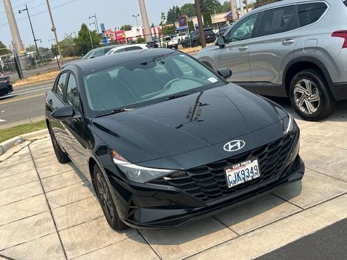 Used 2023 Hyundai Elantra SEL FWD image 5
