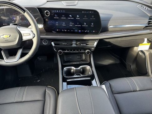 New 2026 Chevrolet Traverse High Country image 2