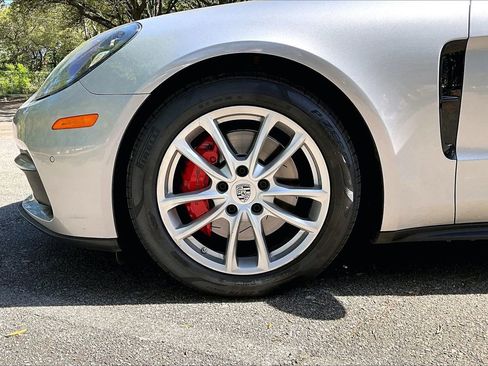 Used 2017 Porsche Panamera 4S image 32