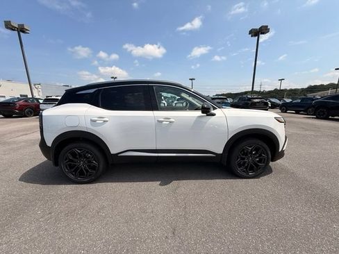 New 2026 Nissan Kicks SR w/ SR Premium Package AWD/4WD image 4