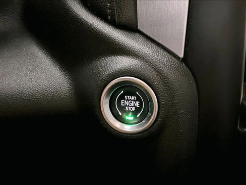 Used 2020 GMC Sierra 1500 Elevation w/ Elevation Value Package image 33