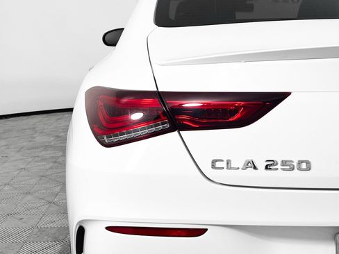 Used 2022 Mercedes-Benz CLA 250 image 12