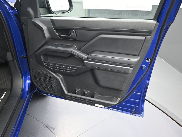 Used 2025 Toyota Tacoma SR5 w/ SR5 Upgrade Package AWD/4WD image 13