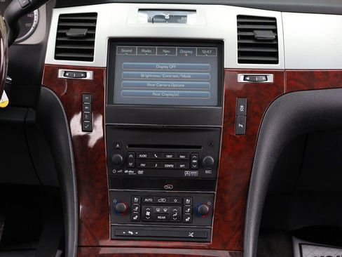 Used 2012 Cadillac Escalade Luxury image 35