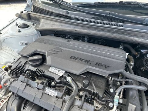 Used 2021 Hyundai Elantra Limited FWD image 9