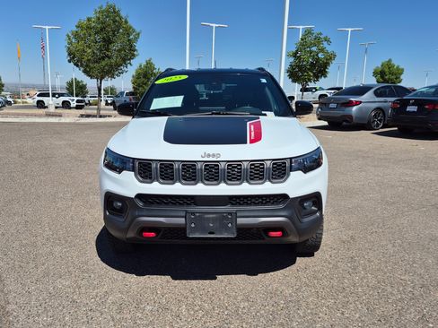 Used 2025 Jeep Compass Trailhawk AWD/4WD image 8
