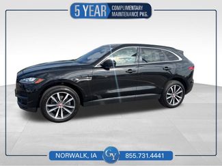 Used 2017 Jaguar F-PACE Prestige image 1