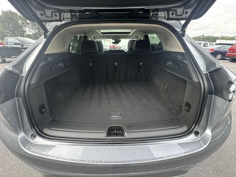 Certified 2022 Buick Envision Avenir w/ Technology Package II AWD/4WD image 21