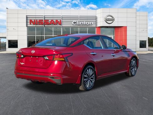 New 2025 Nissan Altima 2.5 SV image 3