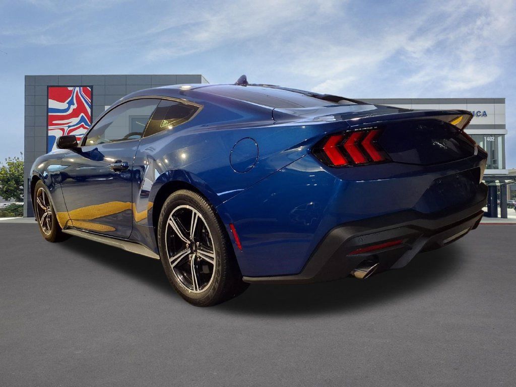 Used 2024 Ford Mustang Coupe RWD image 3