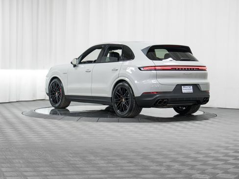 New 2026 Porsche Cayenne S image 30