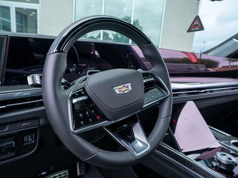 Used 2025 Cadillac Escalade V w/ LPO, ONYX Package AWD/4WD image 33
