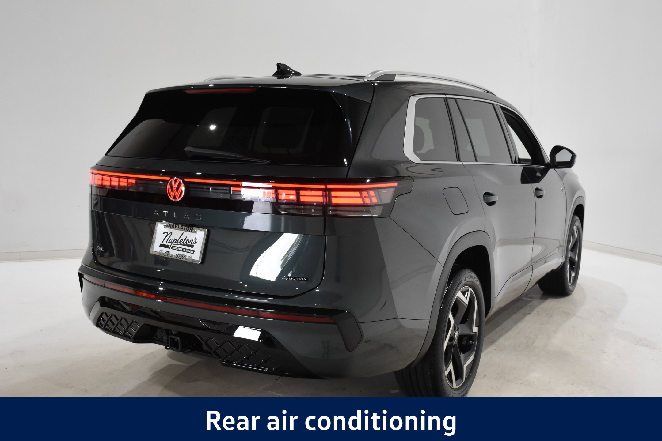 New 2027 Volkswagen Atlas SEL R-Line AWD/4WD image 4