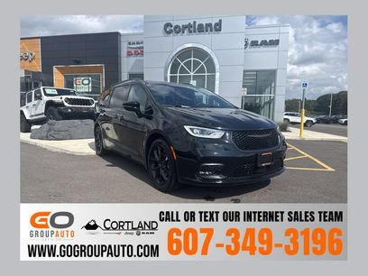 Used 2025 Chrysler Pacifica Limited