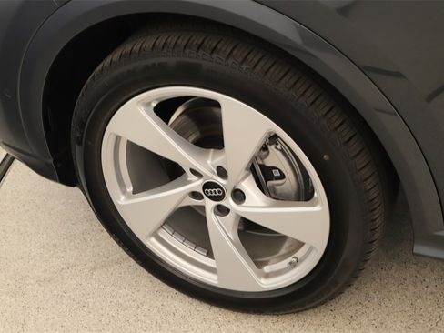 New 2025 Audi Q5 Prestige image 30