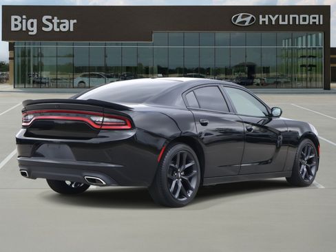 Used 2022 Dodge Charger SXT w/ Blacktop Package image 4
