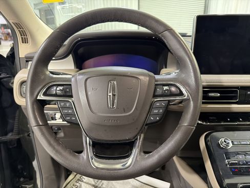 Used 2022 Lincoln Nautilus FWD image 15