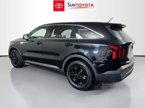 Used 2022 Kia Sorento LX image 6